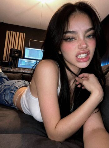 Full leaked Yuki min page private photo