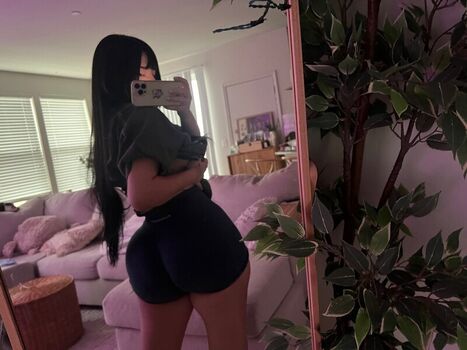 Full leaked Yummibabii private photo