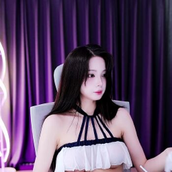 Full leaked Yunhee private photo