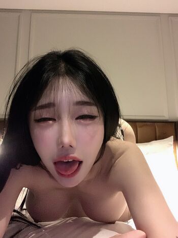Full leaked Yunjini page private photo