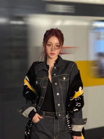 Full leaked Yuqi page private photo