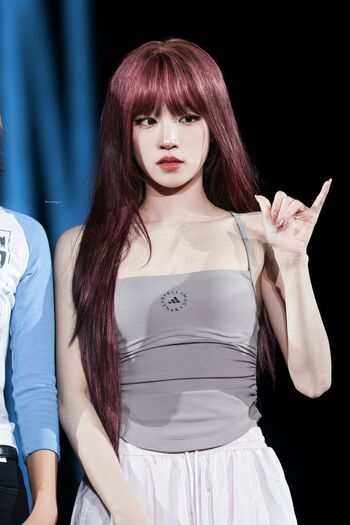 Full leaked Yuqi page private photo