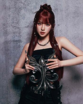 Full leaked Yuqi page private photo
