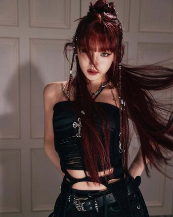 Full leaked Yuqi page private photo
