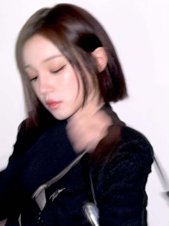Full leaked Yuqi page private photo