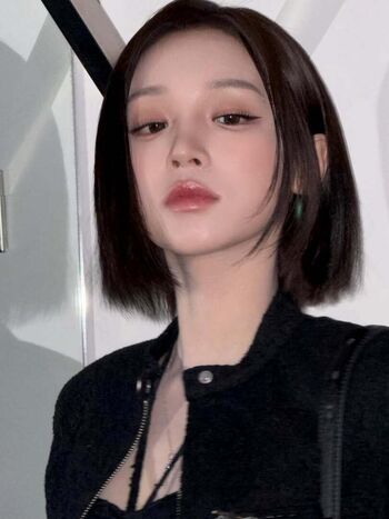 Full leaked Yuqi private photo