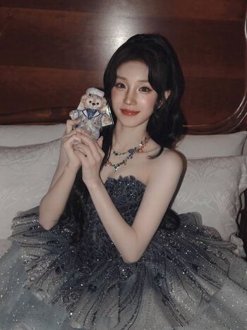 Full leaked Yuqi private photo