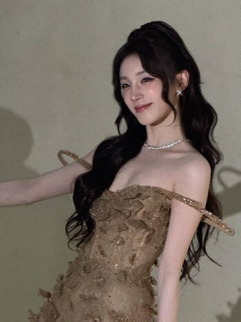Full leaked Yuqi private photo