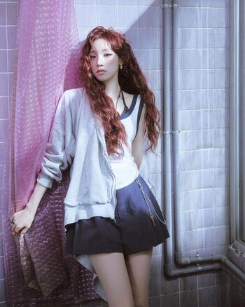 Full leaked Yuqi page private photo