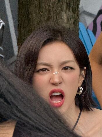 Full leaked Yuqi page private photo