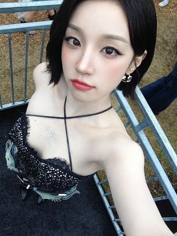 Full leaked Yuqi page private photo