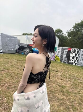 Full leaked Yuqi page private photo