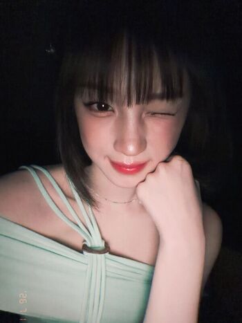 Full leaked Yuqi page private photo