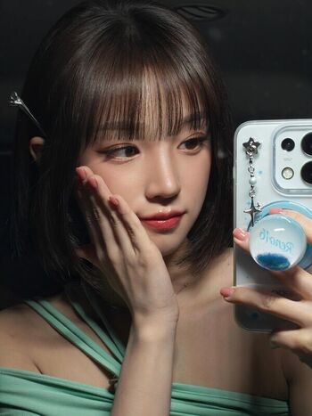 Full leaked Yuqi private photo