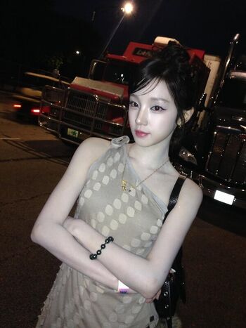Full leaked Yuqi private photo
