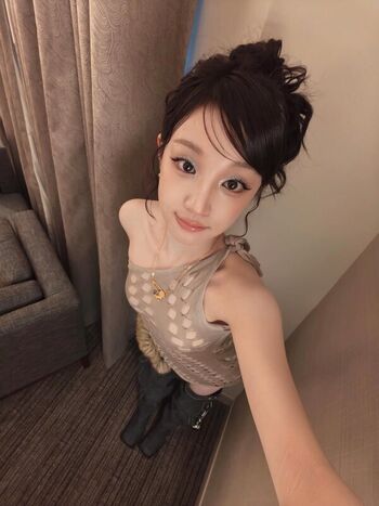 Full leaked Yuqi private photo