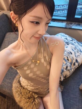Full leaked Yuqi private photo
