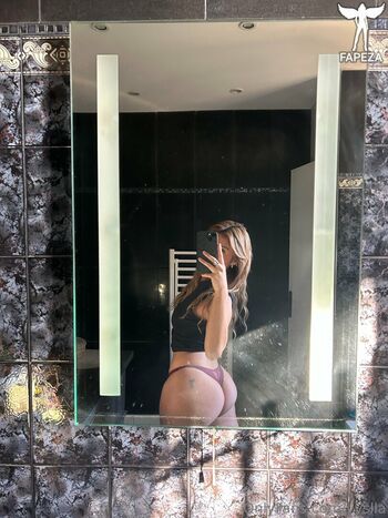 Full leaked Yvslla private photo