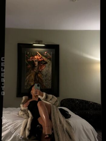 Full leaked Zlan page private photo