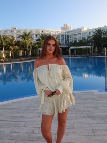 Full leaked Zara deasy private photo