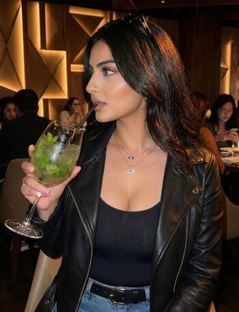 Full leaked Zara farooq private photo