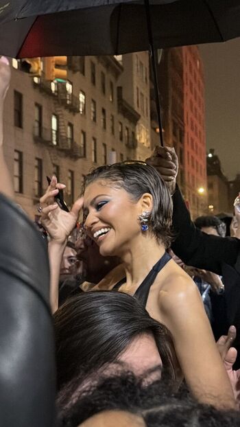 Full leaked Zendaya page private photo
