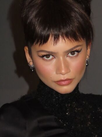 Full leaked Zendaya page private photo