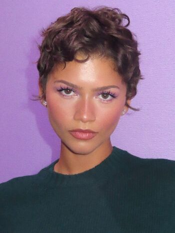 Full leaked Zendaya page private photo