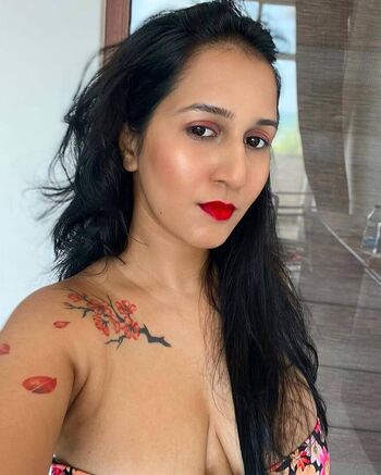 Full leaked Zewwandi page private photo