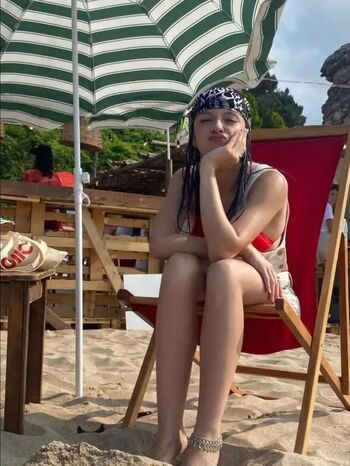 Full leaked Zeynep sude private photo