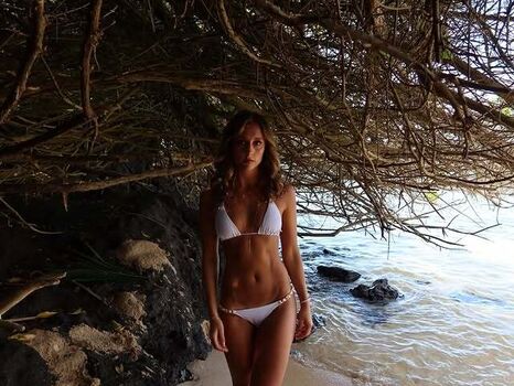 Full leaked Zoe simmons private photo
