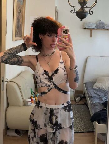 Full leaked Zoelagoblina page private photo