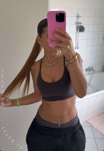 Full leaked Zoesalg page private photo