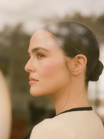 Zoey Deutch