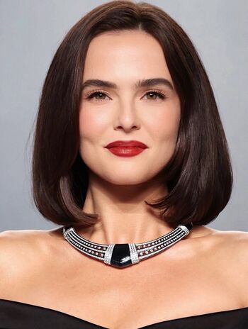 Full leaked Zoey deutch page private photo