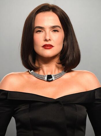 Full leaked Zoey deutch page private photo