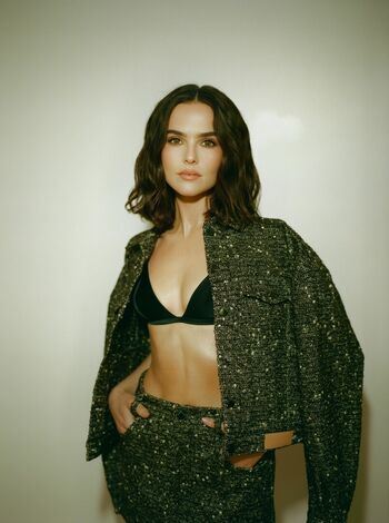 Full leaked Zoey deutch private photo