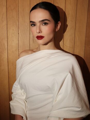 Full leaked Zoey deutch private photo