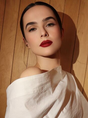 Full leaked Zoey deutch private photo