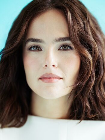 Full leaked Zoey deutch page private photo