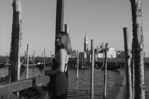 Full leaked Zoey deutch private photo