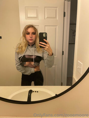 Full leaked Zooemoore private photo